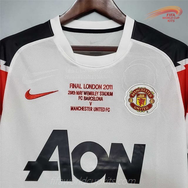 10 to 11 Manchester United Visiting Soccer Kit