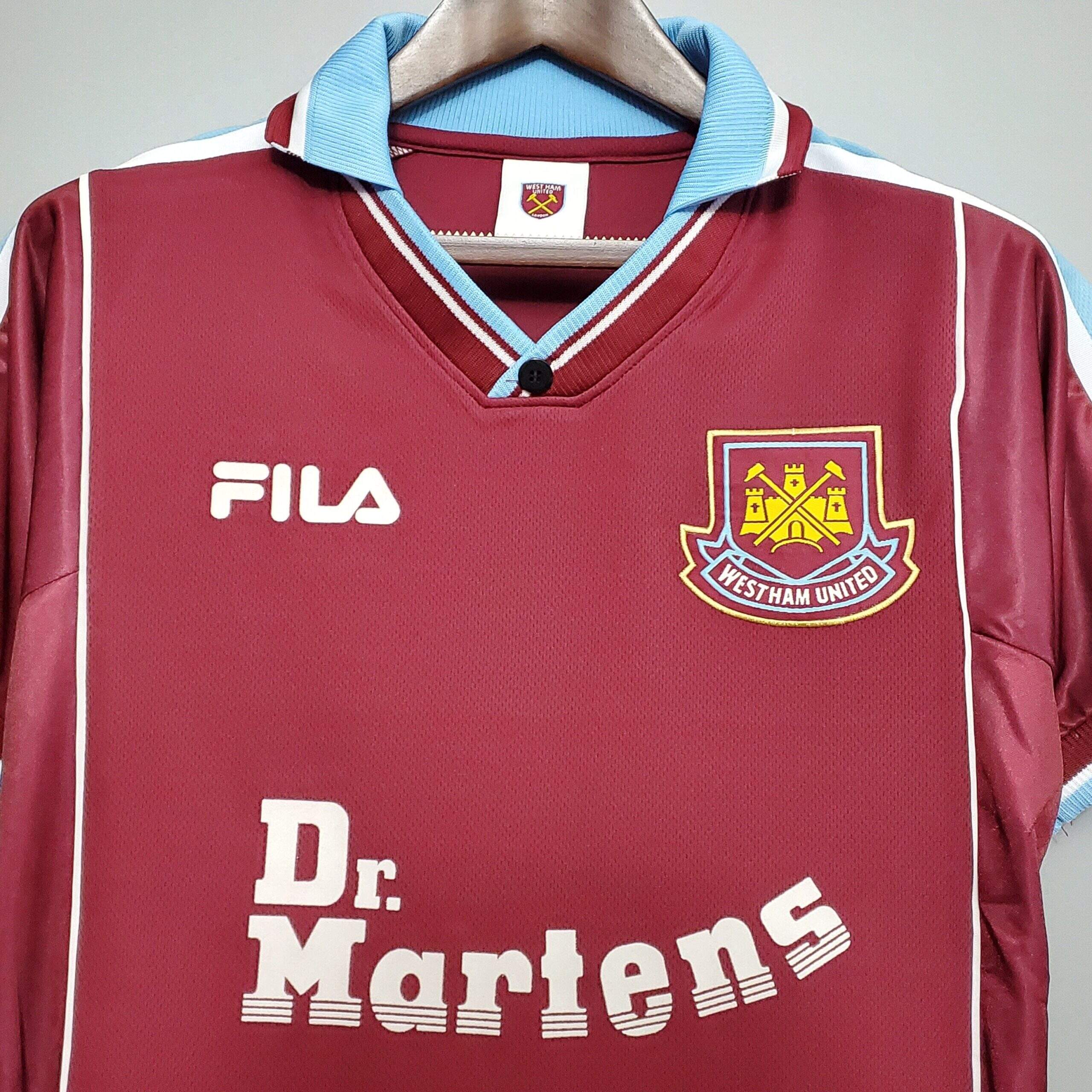 Cheap 1999/01 West Ham united kit