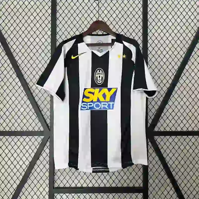 Cheap 2004-2005 Juventus Jersey retro kit