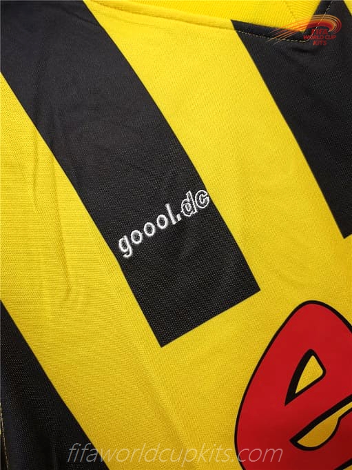 Dortmund 99 to 00 Home Football Strip