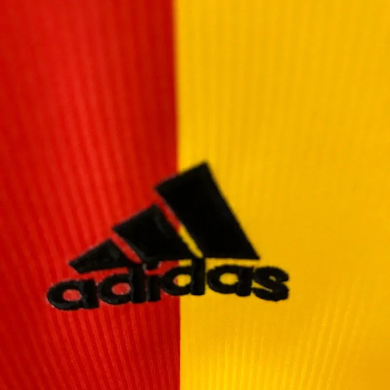 Cheap 1999-2000 Galatasaray Jersey retro kit