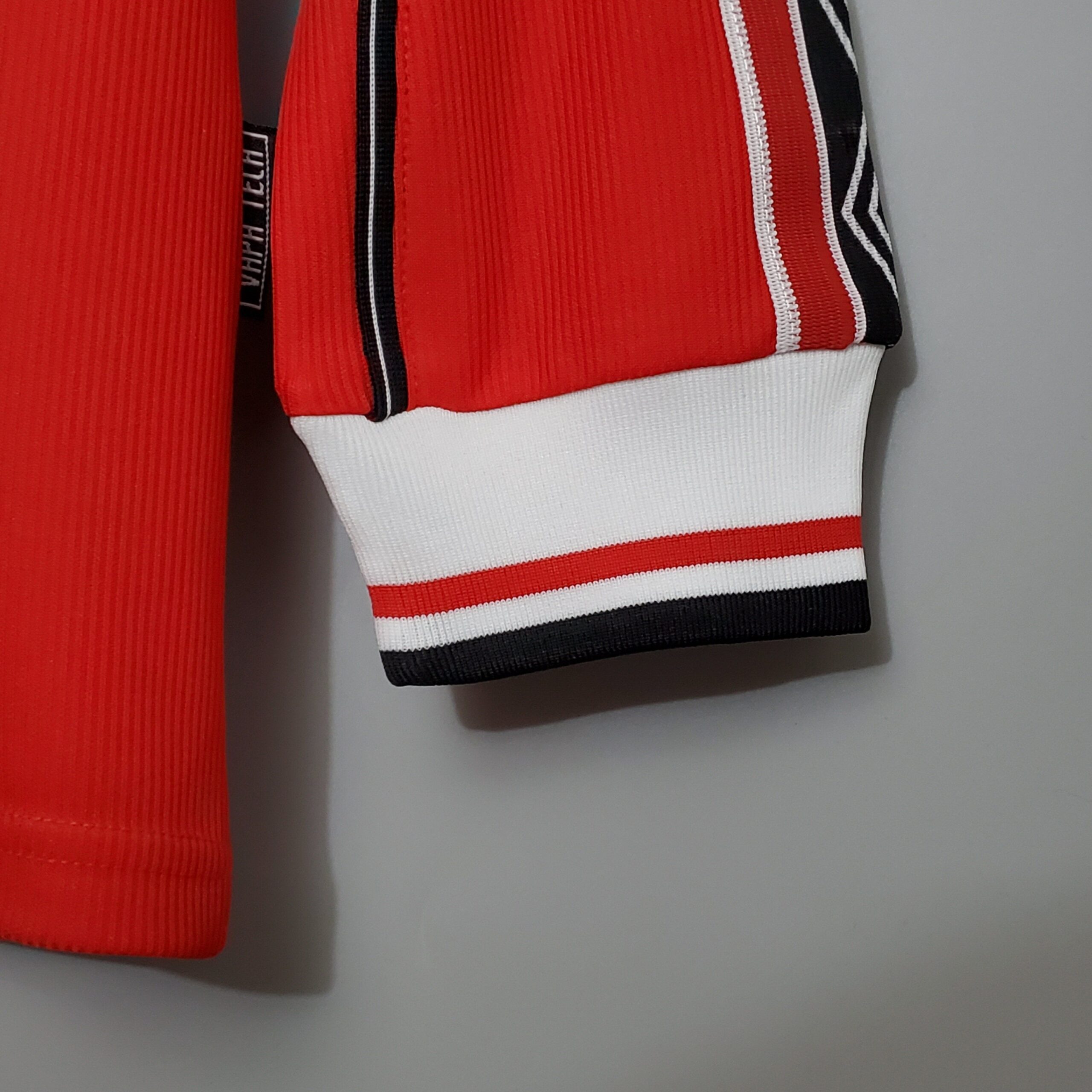 1998-1999 Man United retro kit – Long sleeve