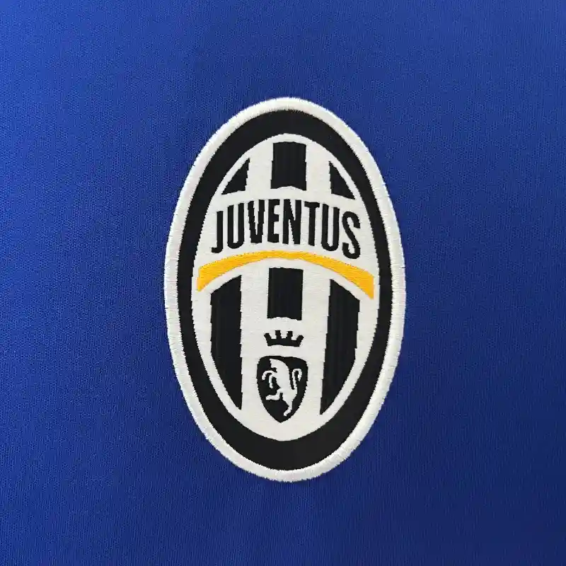 2004-2005 Juventus Jersey retro kit