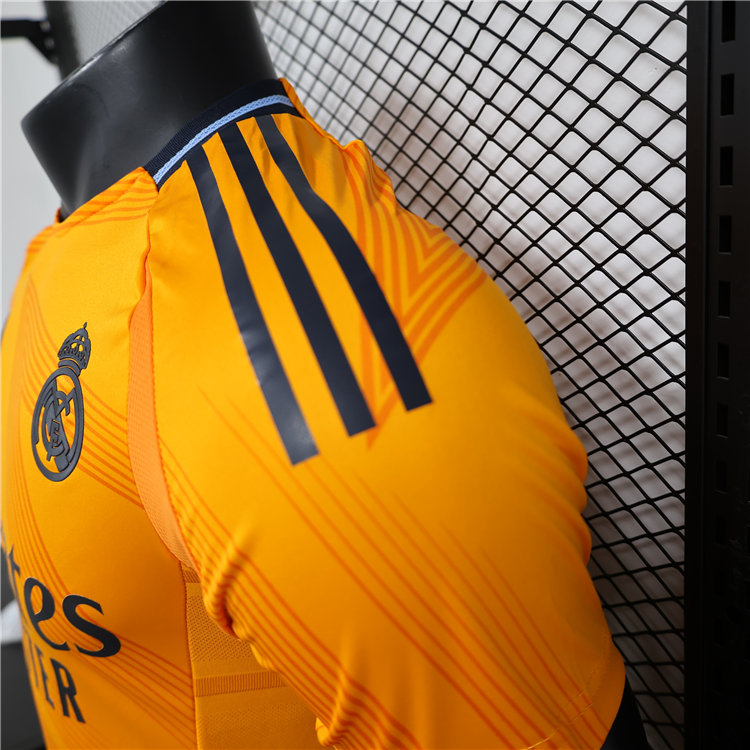 Comfort Fit Authentic Real Madrid 2425 Away Match Shirt