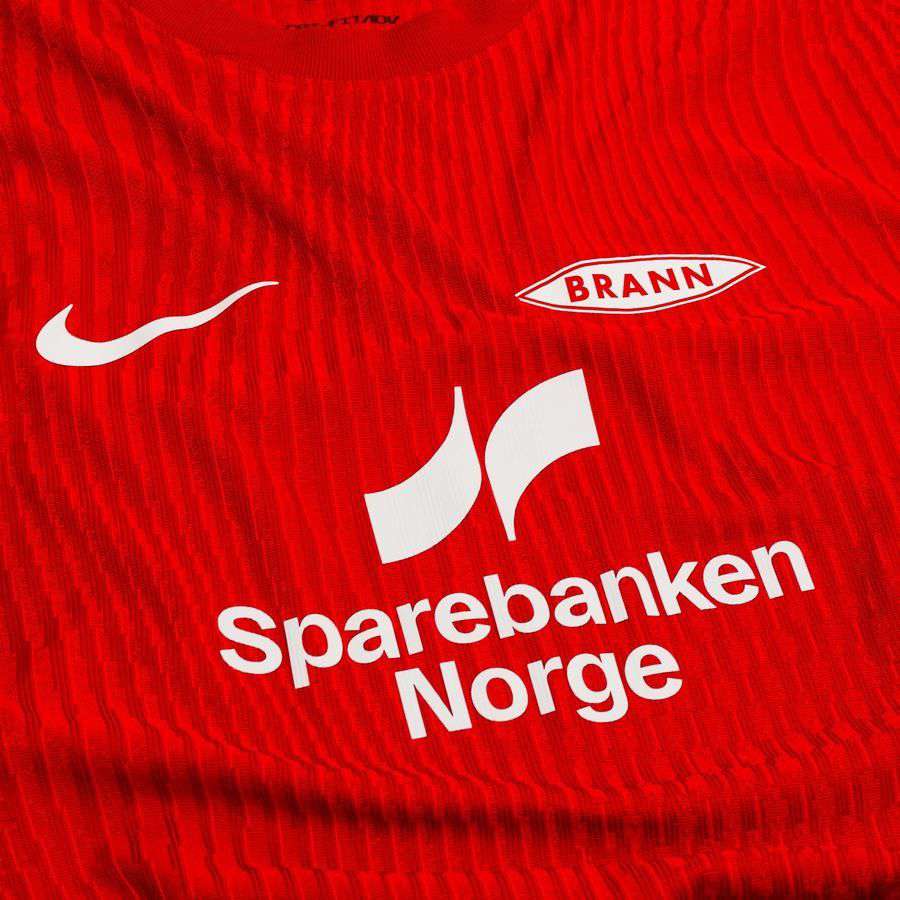 [EFKS] SK Brann Europa Player Edition Home Apparel 2025/26