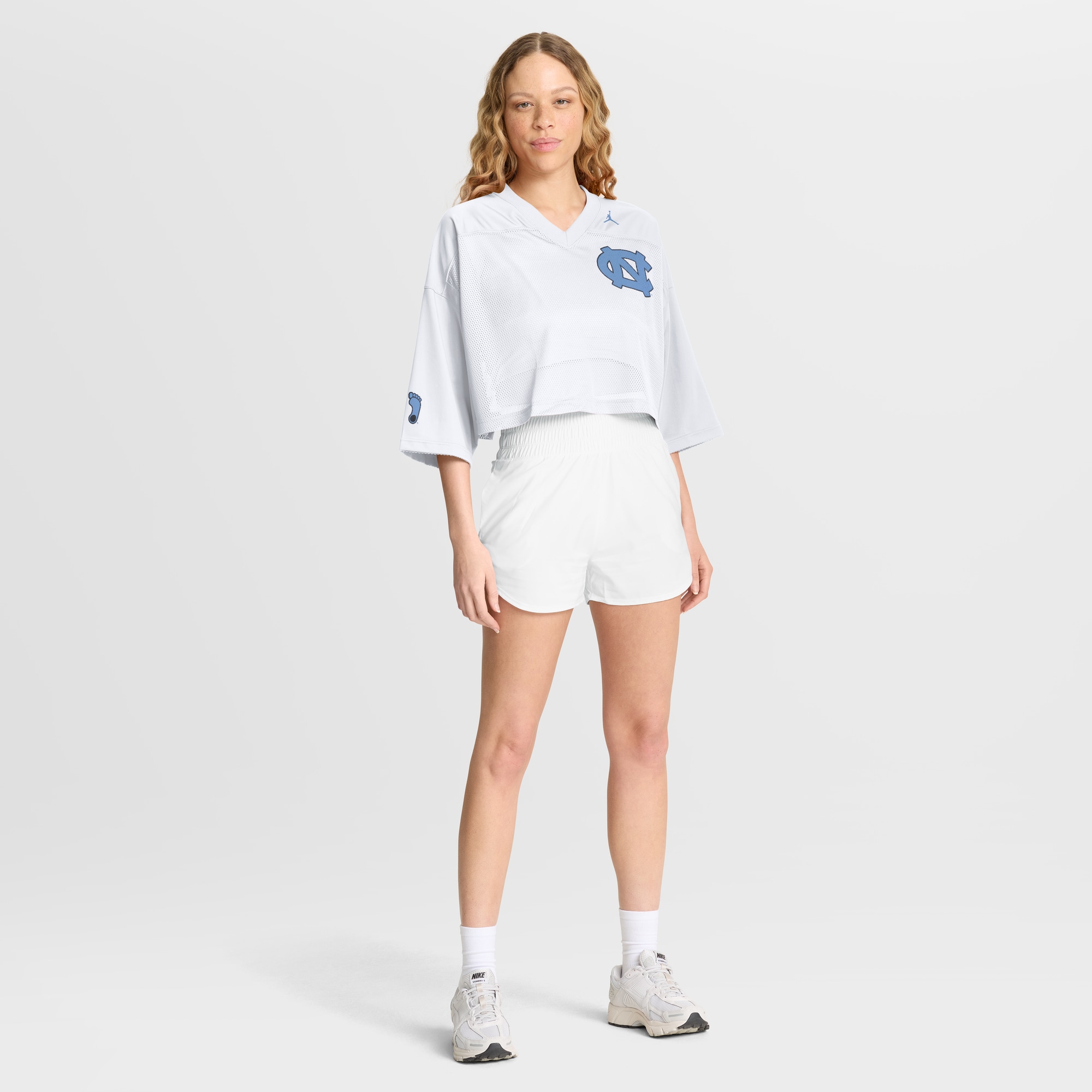 [NJP] North Carolina Tar Heels Women's Cropped Mesh Dri-FIT Fashion Jersey - White