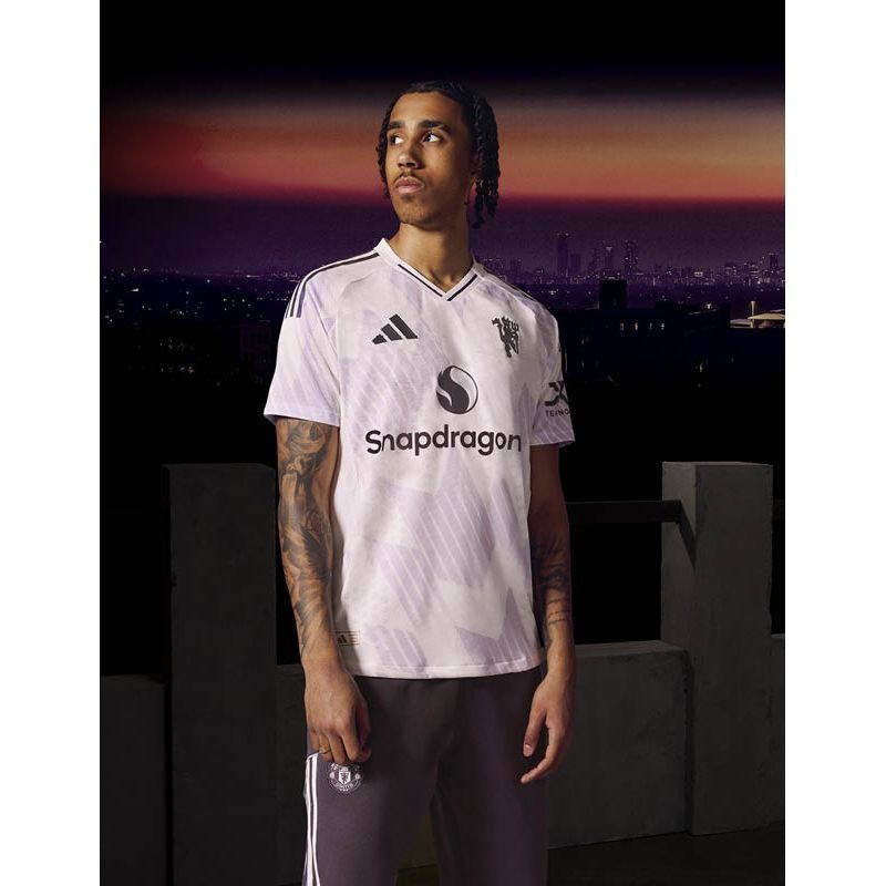 Manchester United Away Shirt 2025/26 Authentic
