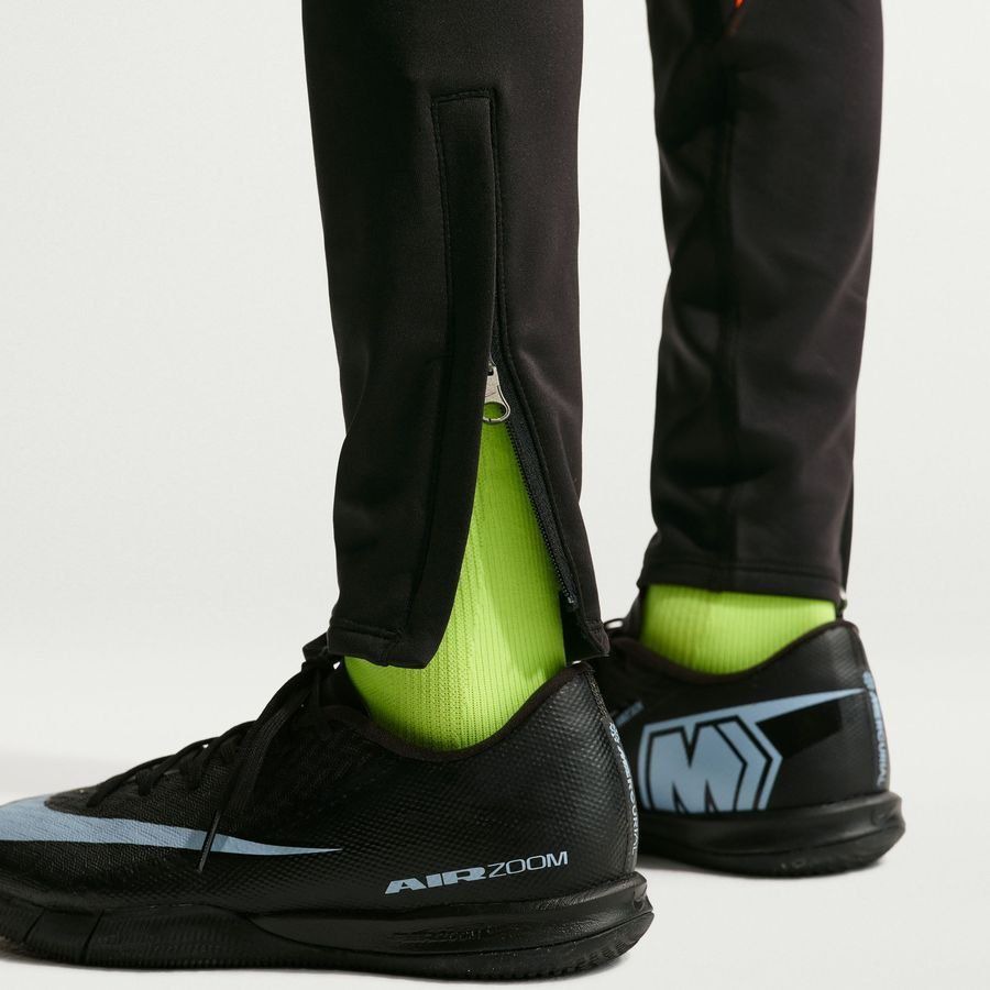 Holland Training Trousers Dri-FIT Strike World Cup 2026 - Black/Hyper Crimson Kids