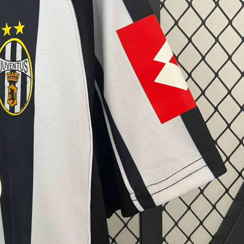 2002-2003 Juventus Jersey retro kit