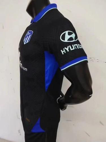 Official 2022 International Camiseta Black With Retro Design