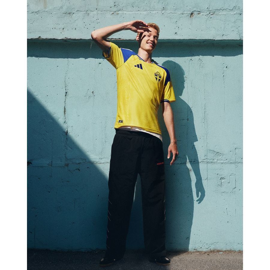 Sweden Home Shirt 2025/26 In Multiple Adult Sizes