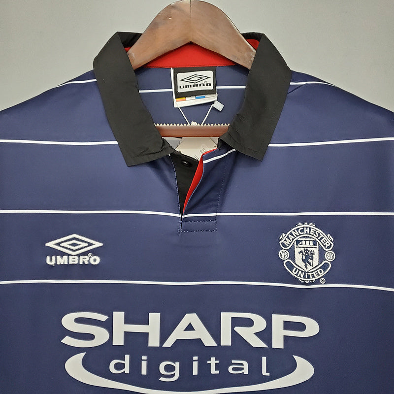 1999/00 Man United away kit