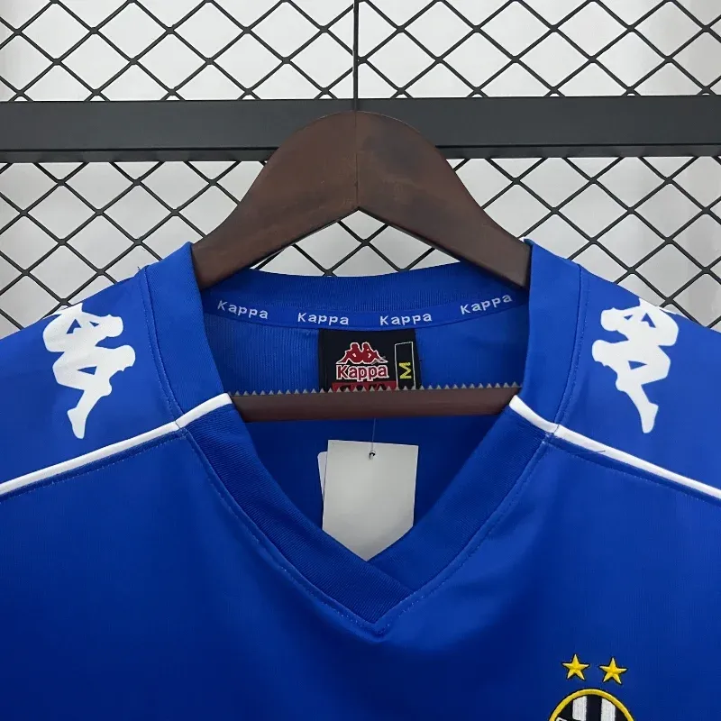 Cheap 1999-2000 Juventus Jersey retro kit