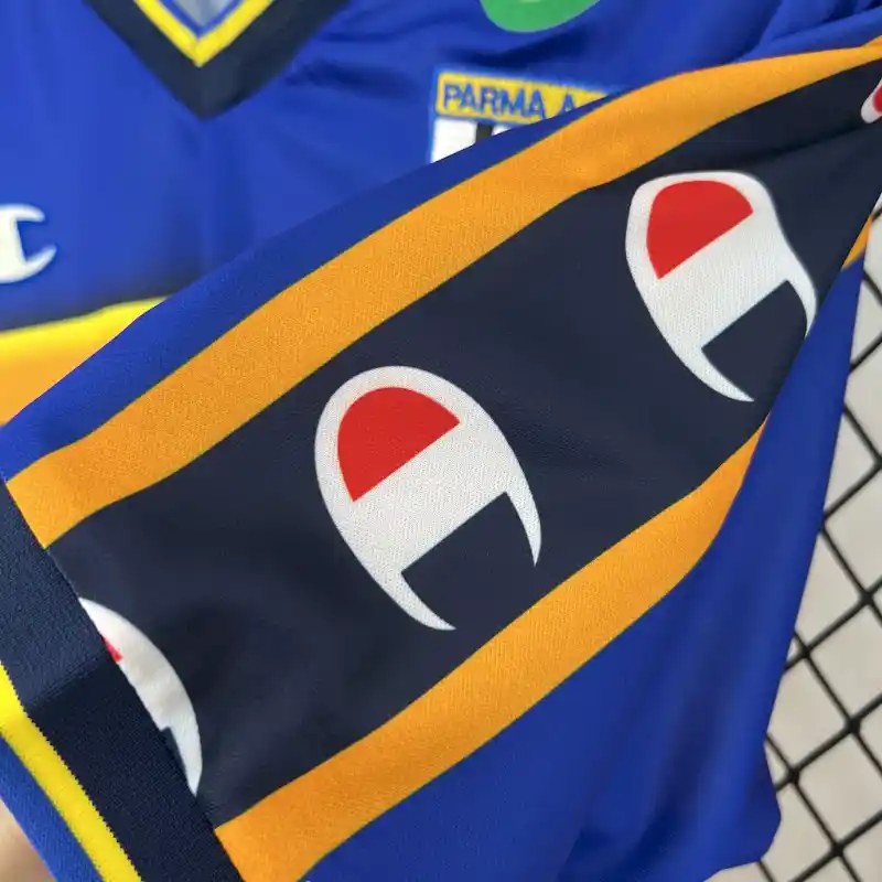 2002-2003 Parma Jersey retro kit
