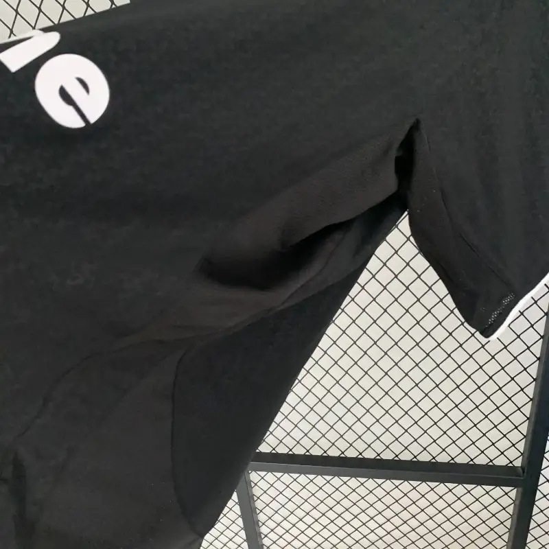 2003-2004 Manchester United Jersey retro kit