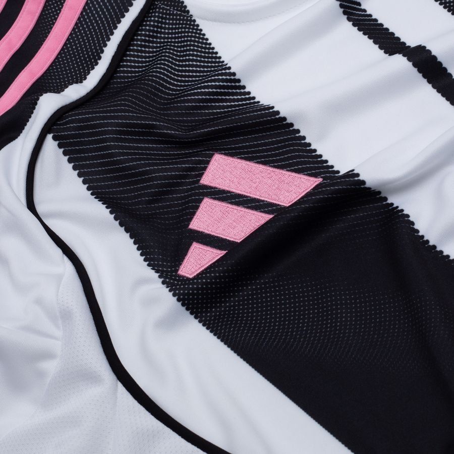 Juventus Home Shirt 2025/26 Supporter Version In Multiple Adult Sizes