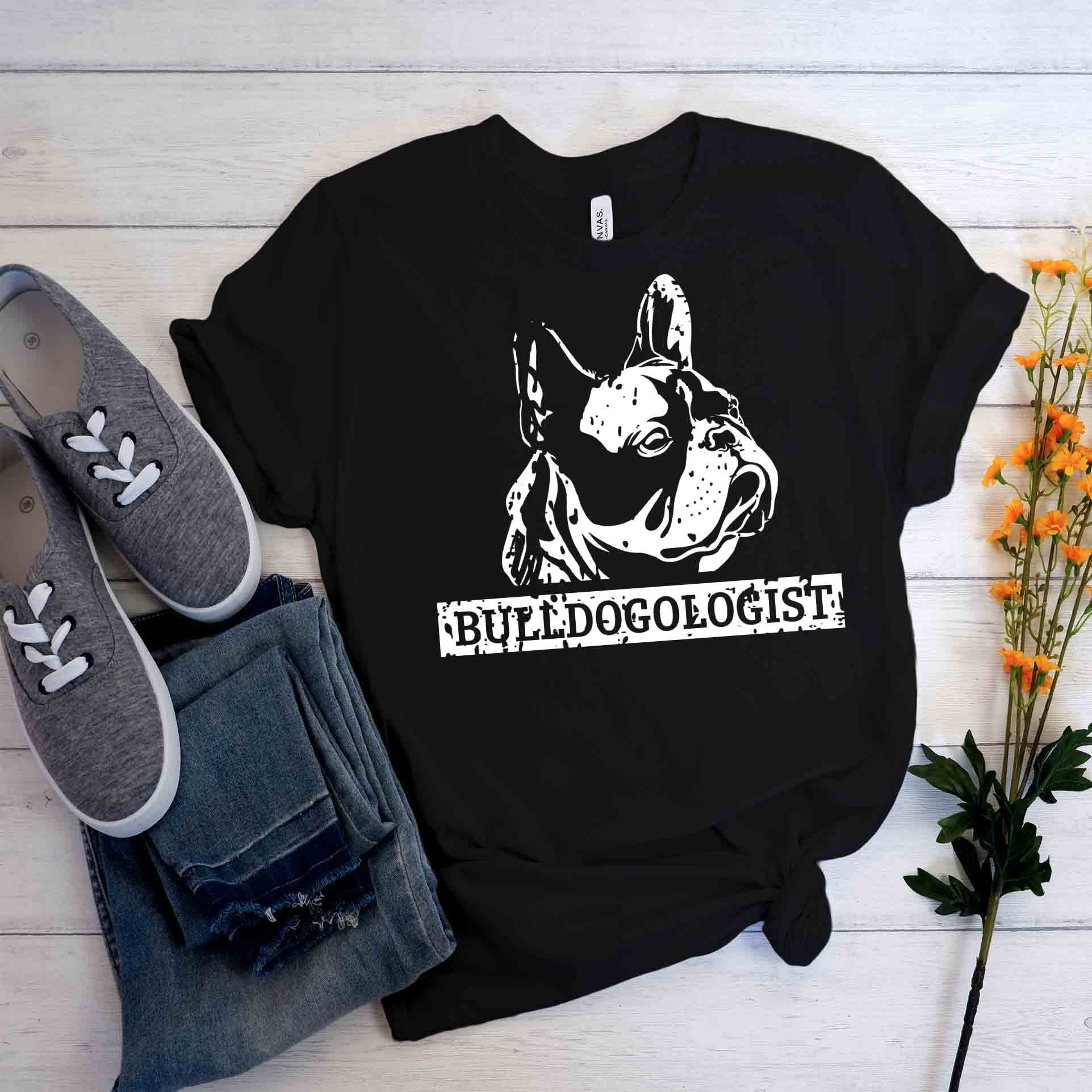 Bulldog Inspired Dog Owner Bentley - Everyday T-shirt Outdoor Style