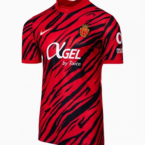 [LK] Mallorca Kit Released Nearly Identical Freiburg 22 23 21 Home Apparel to