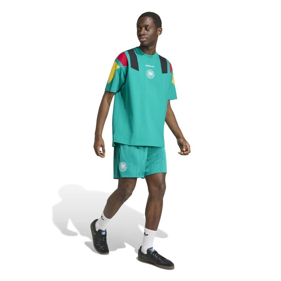 Germany Shorts EQT - Equipment Green