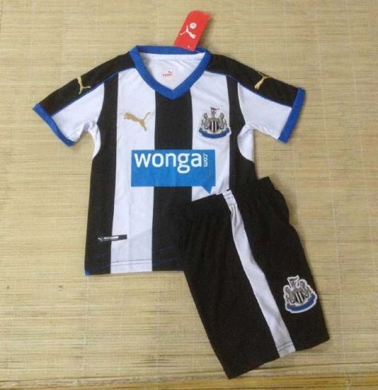 Moisture Wicking Kids Newcastle 2015-16 Home Soccer KitsShirtShorts