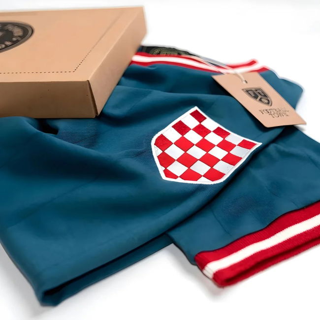 Authentic Vintage Croatia Kockasti Quality Official Team