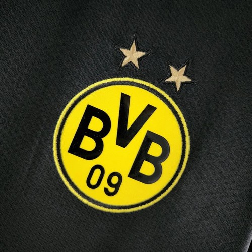 Official 2022 International Camiseta Black With Retro Design -