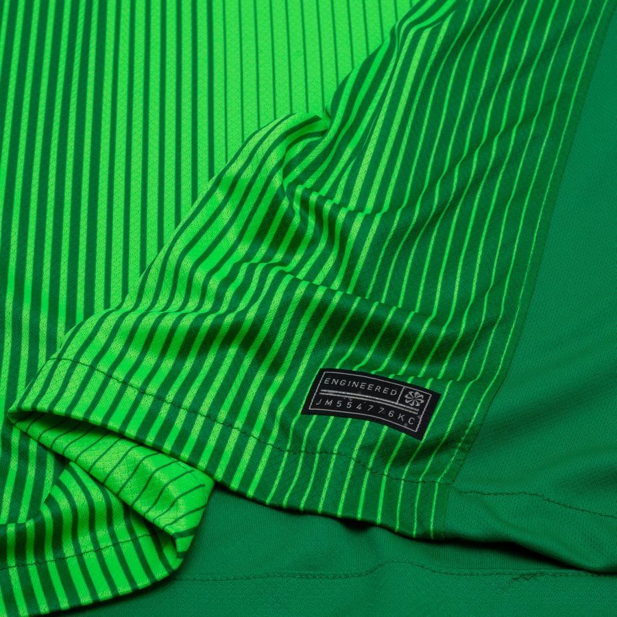 Barcelona Goalkeeper Shirt 2025/26 Long Sleeves Supporter Version