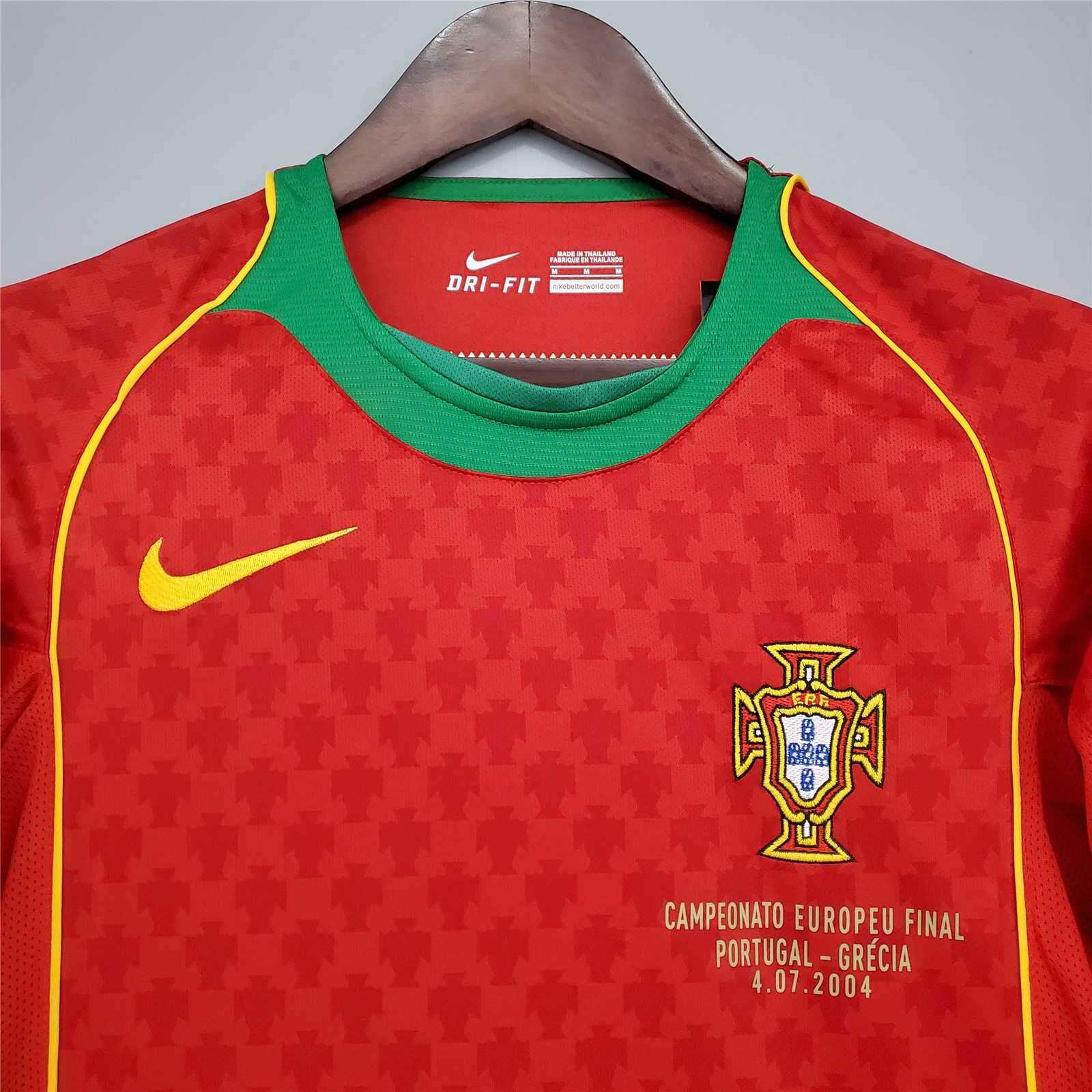 Cheap 2004 Portugal Home kit
