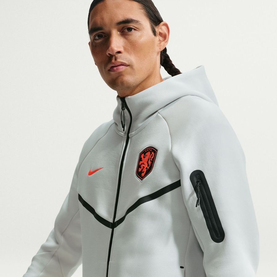 Holland Hoodie NSW Tech Fleece FZ World Cup 2026 - Photon Dust/Hyper Crimson/Black