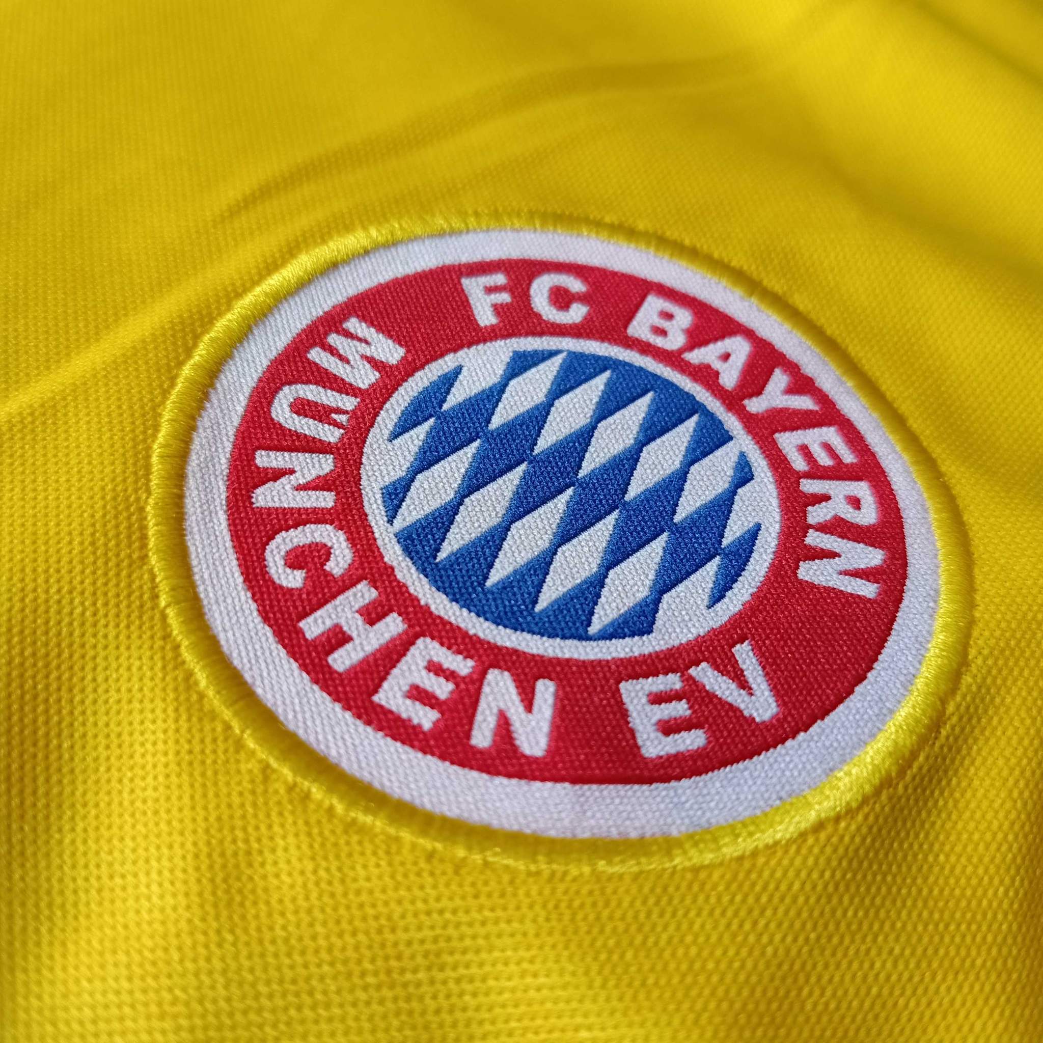 1993-1995 Bayern Munich away Kit
