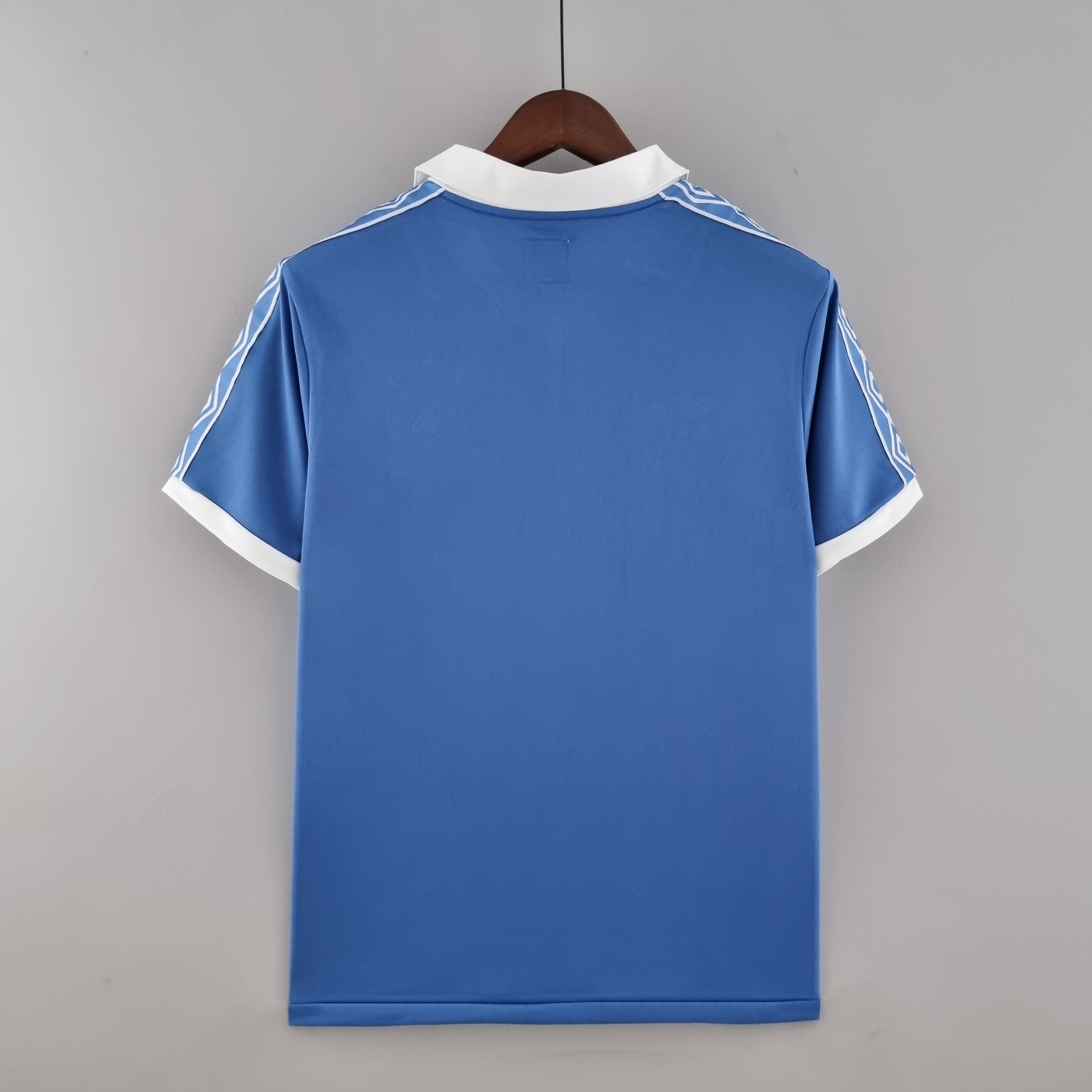 1981/82 Manchester City Finals retro kit