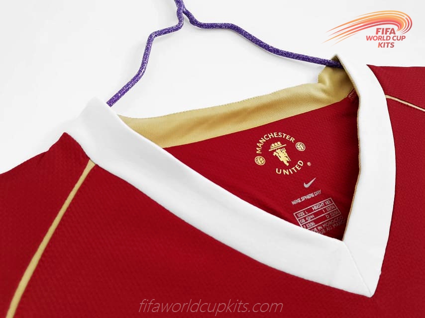 First Choice Soccer Kit of Manchester United 06-07 season