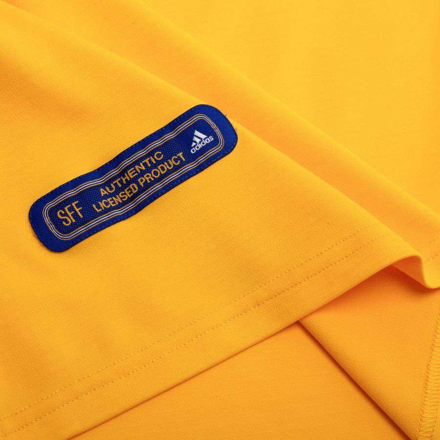 Sweden Home Shirt 2000 Size S LARSSON 20 (8/10)
