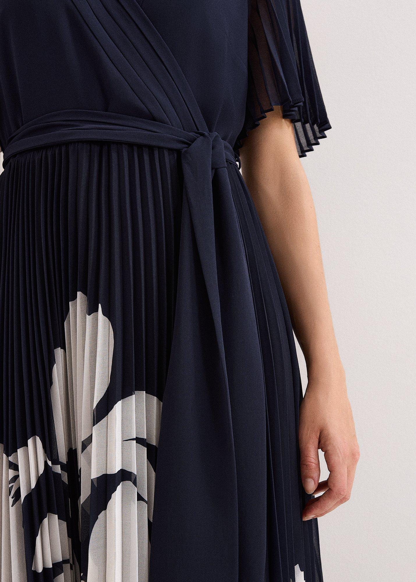 Petite Abigail Pleated Print Maxi Dress