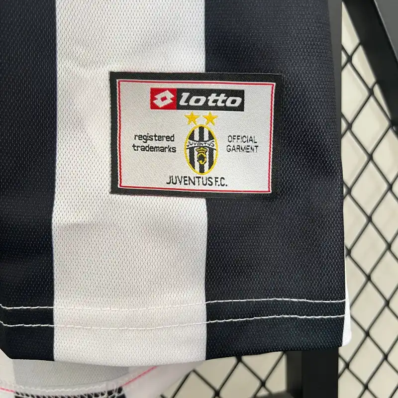 2001-2002 Juventus Jersey retro kit