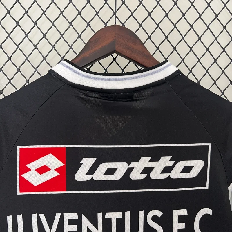 2000-2001 Juventus Black Soccer retro kit