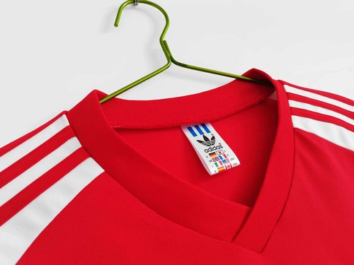 Authentic Design Enthusiastic Football Team Gales #1982 Classic Edi...