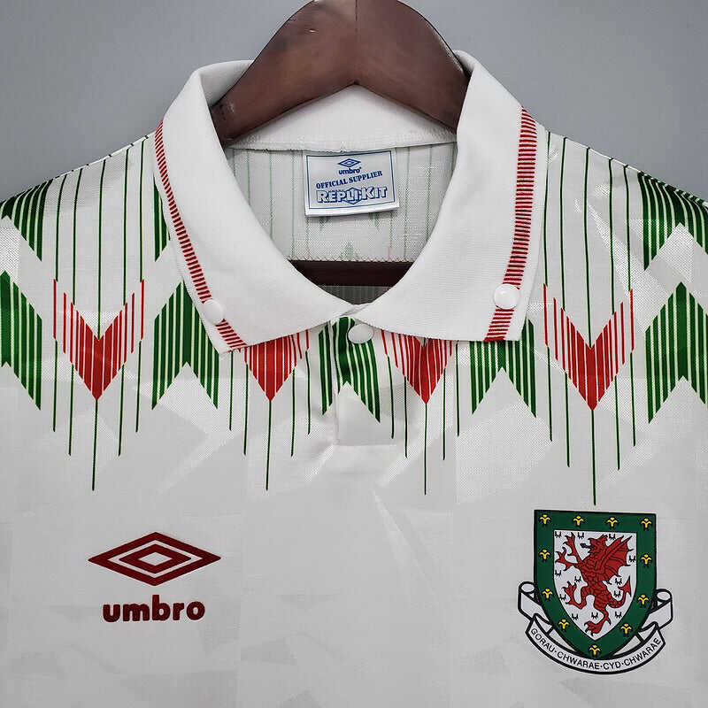 Cheap 1990-1992 Wales away kit