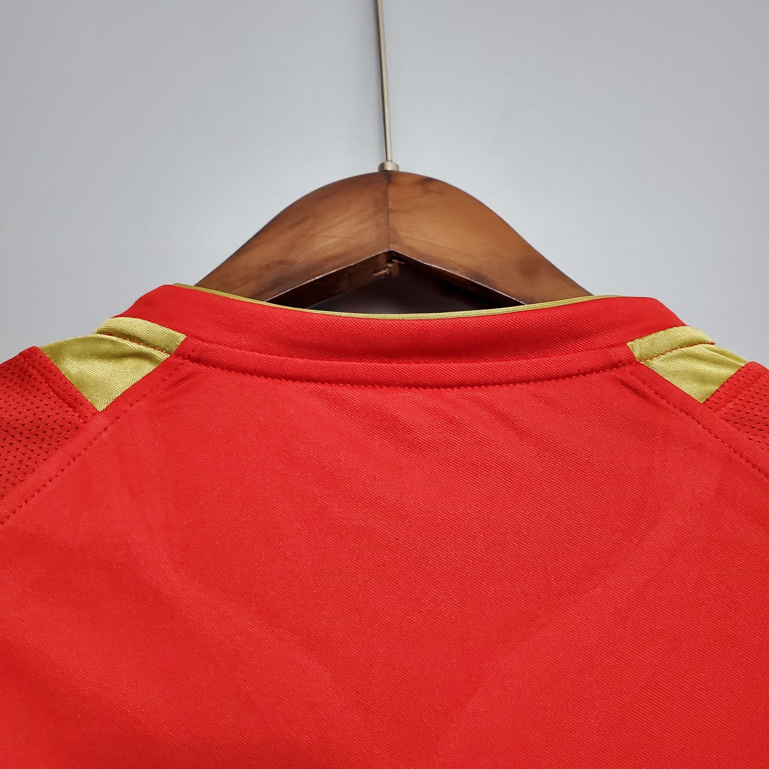 2005-2006 Liverpool Home kit