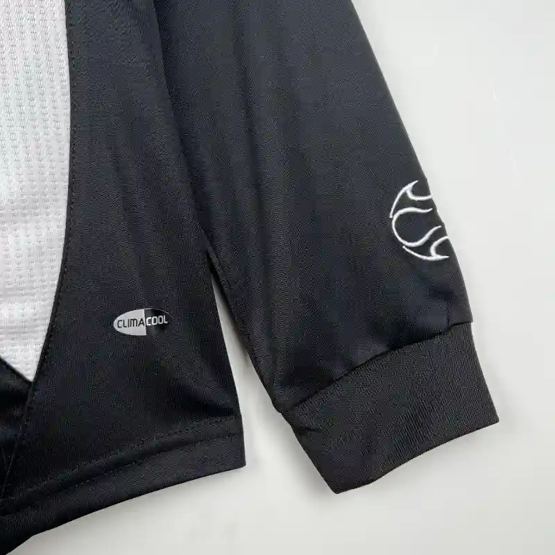 2006-2007 Long Sleeve Real Madrid Third retro kit