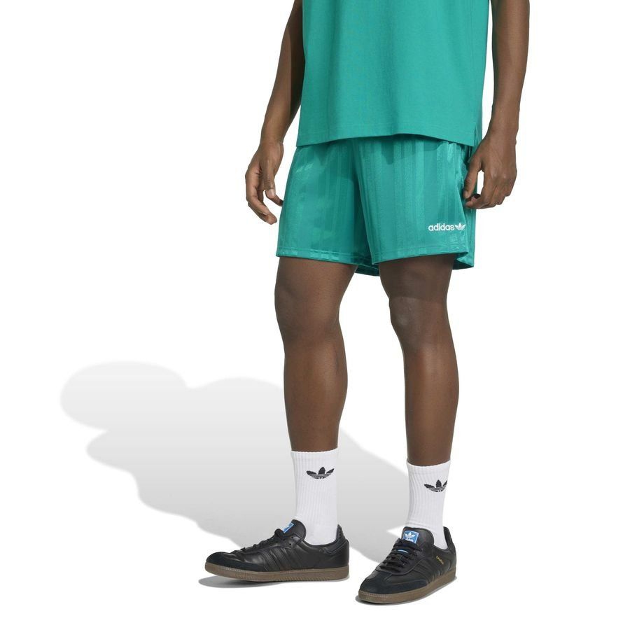 Germany Shorts EQT - Equipment Green