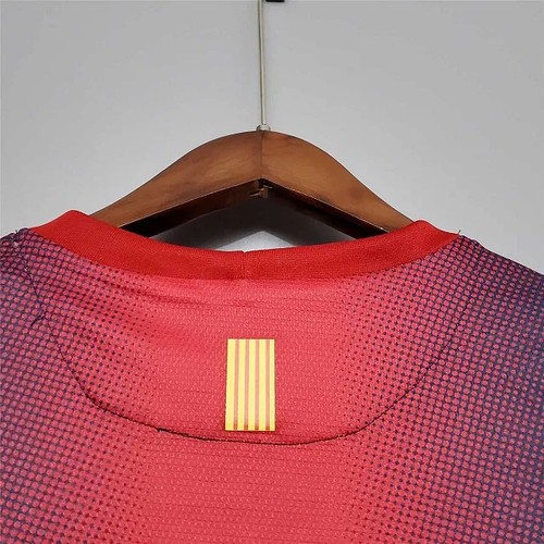 Professional 2012 International Camiseta With Retro Design -