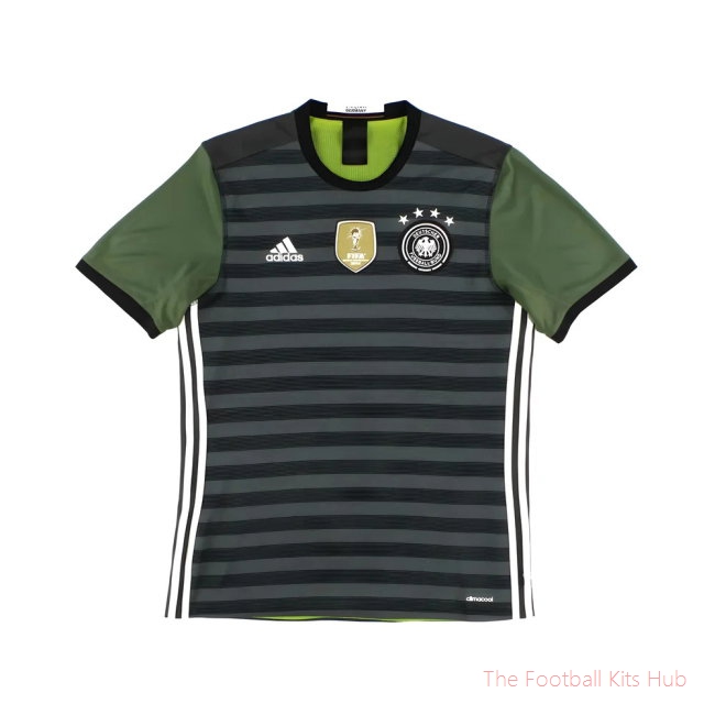 Germany 2016-17 Away Shirt (S) (Good) (Schweinsteiger 7)