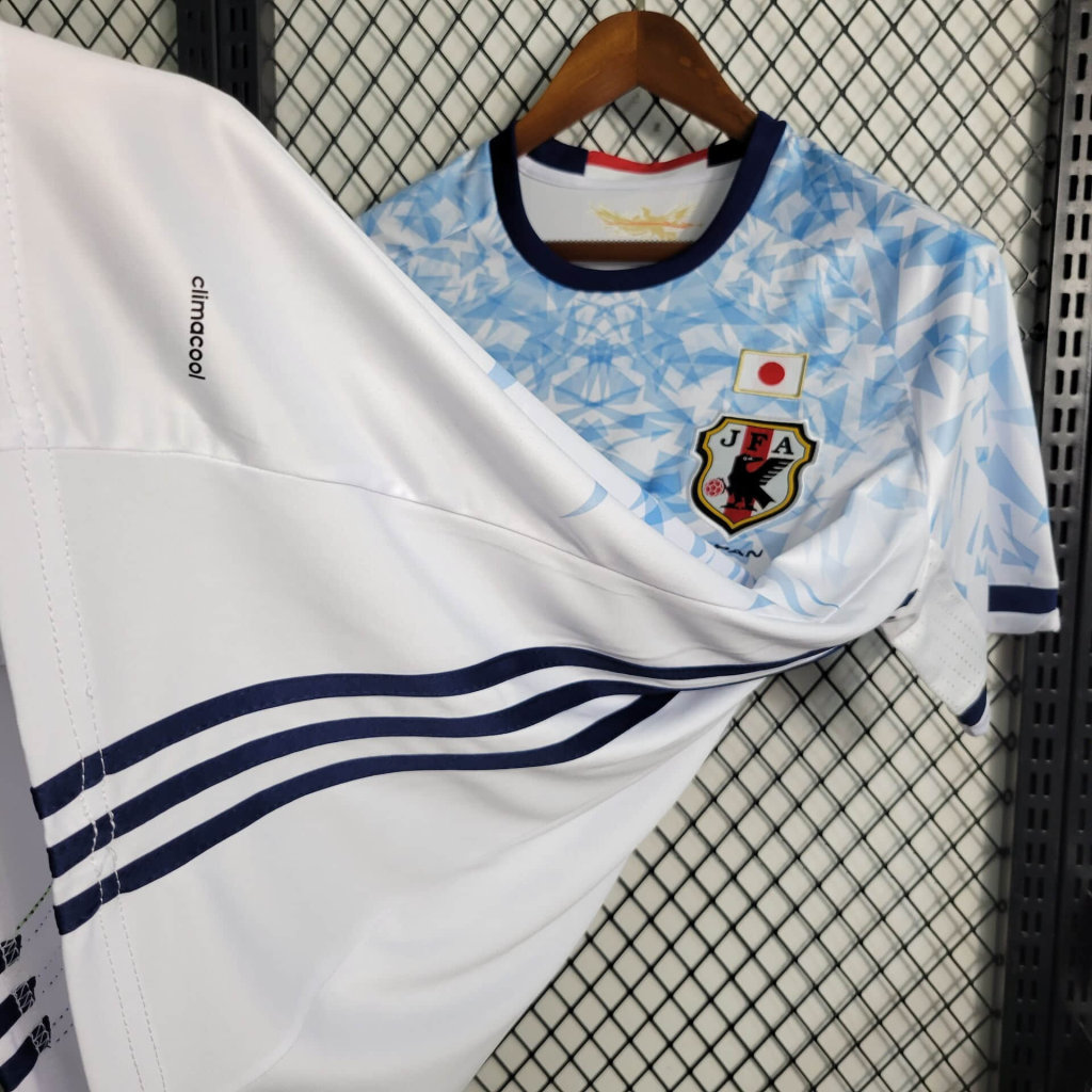 Durable Japan 1617 Away Retro Soccer Jersey Football Shirt