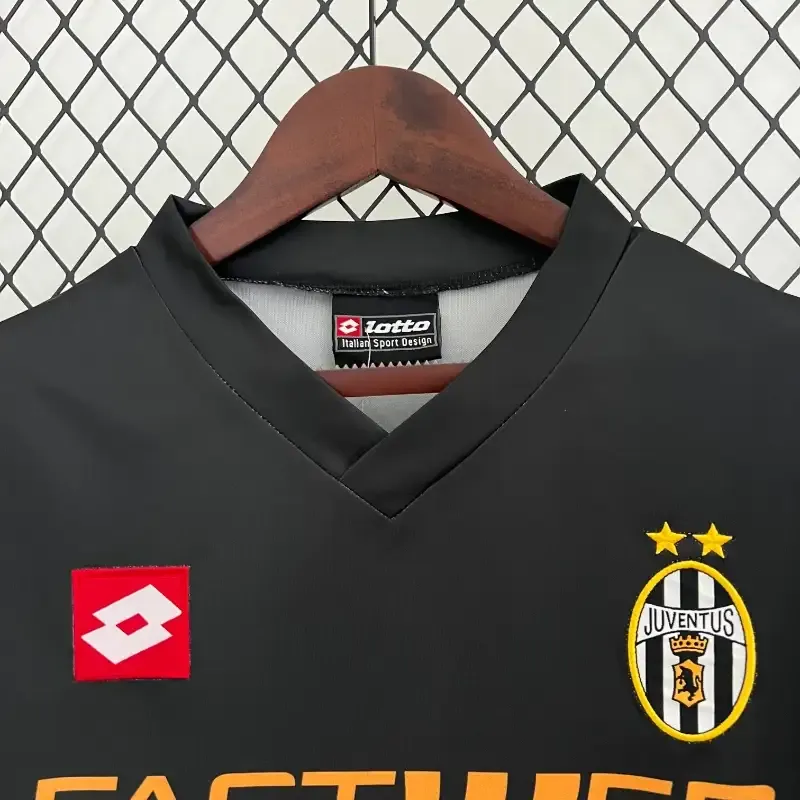Cheap 2001-2002 Juventus Jersey retro kit