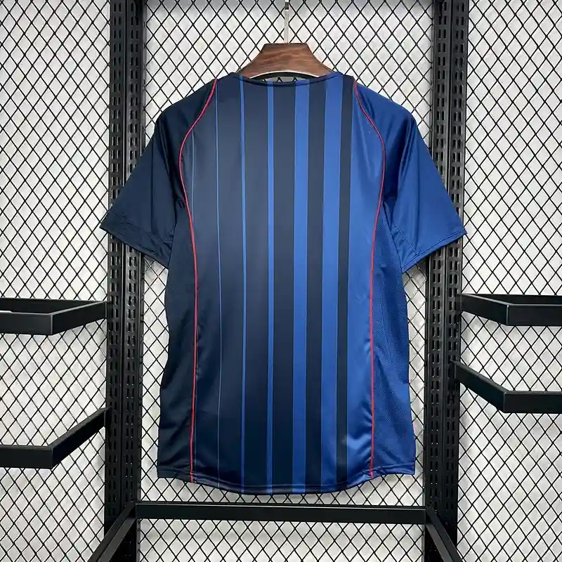 2004-2005 Barcelona Jersey retro kit