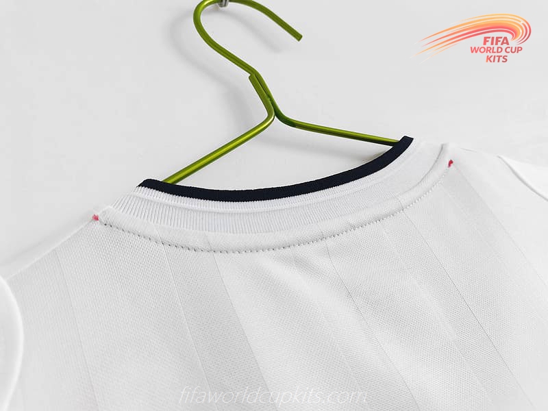 Main Football Jersey of England year 2002 WC Finals