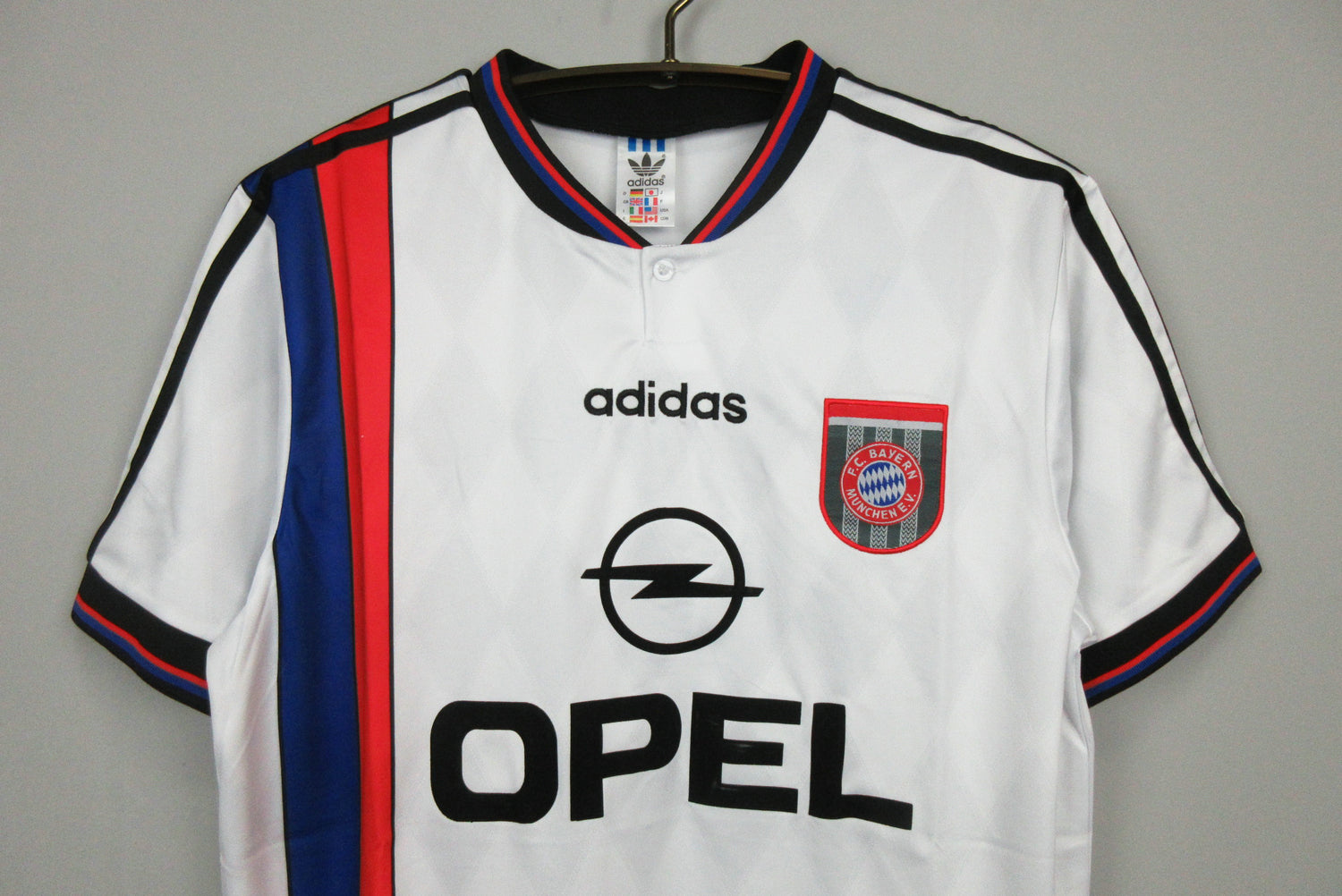 1995-1996 Bayern Munich away kit