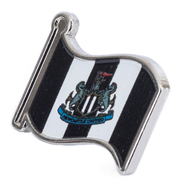 Newcastle United FC Flag Badge (Fan Favorite)