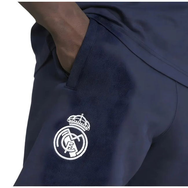 Durable 2025-2026 Real Madrid Football Shirt With Modern Design